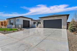 2,615sf New Home in Star, ID